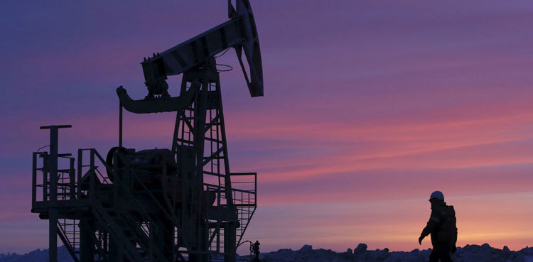 Oil prices rise before expected Fed rate hike