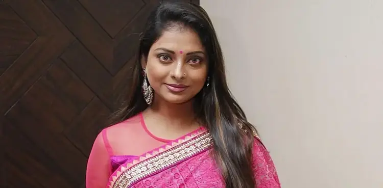 Indian actor Rupa Dutta arrested for pickpocketing