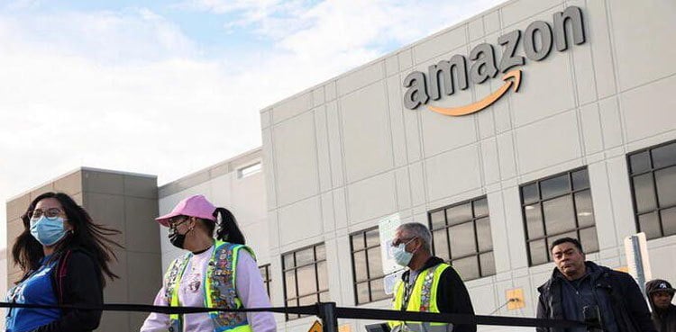 Amazon workers in New York warehouse vote to form union
