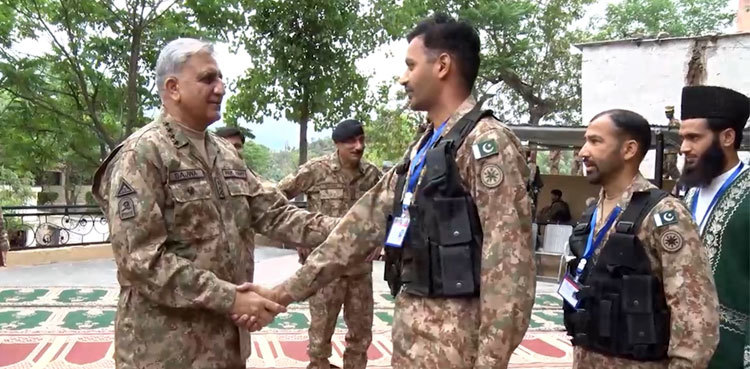 COAS Gen Bajwa spends Eid with troops at LoC