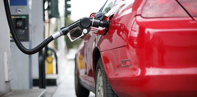 U.S. gasoline average price tops $5 per gallon in historic first