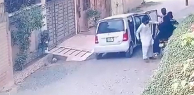 Lahore girl says abductor tried to forcefully marry her