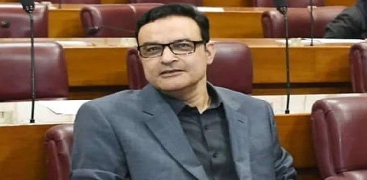 Noor Alam Khan decides to join JUI-F