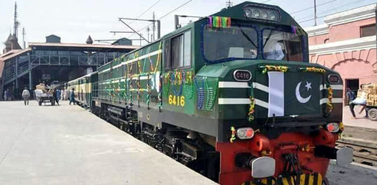 Cargo train derailment disrupts Pak-Iran train service
