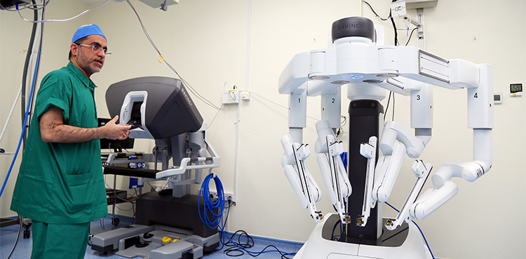 Dubai Hospital launches surgical robot to facilitate minimally invasive surgeries