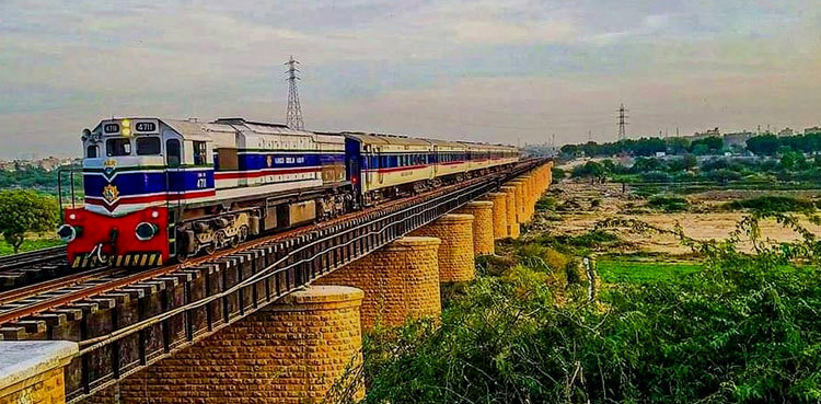 Sindh, Centre agree to expedite work on KCR under CPEC