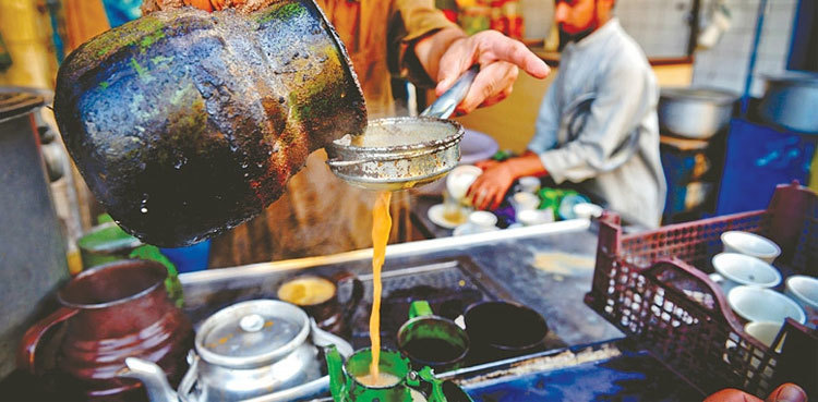 Ahsan Iqbal urges nation to lessen tea consumption