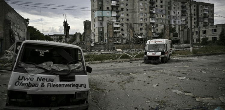 Russian rockets wreck apartment block in Ukraine's Donbas, killing six - local governor