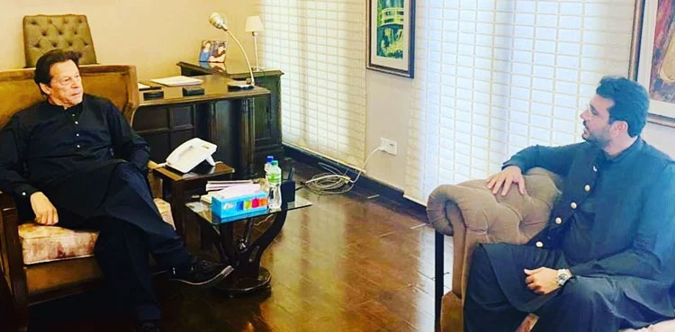 Faisalabad: Two injured in firing at PTI leader's vehicle