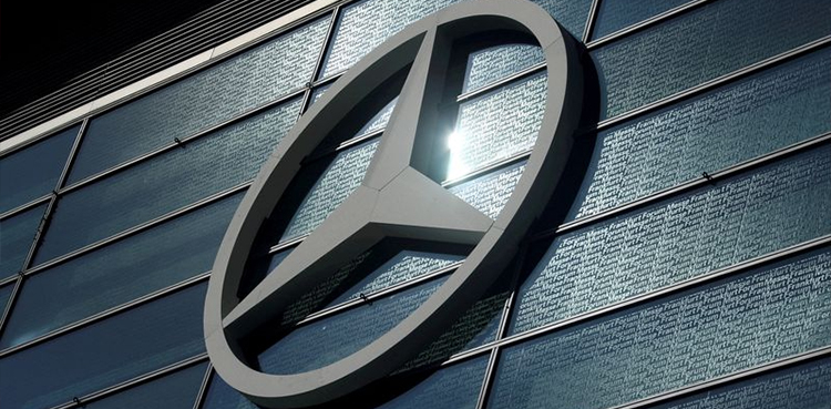 Mercedes recalls one million older cars