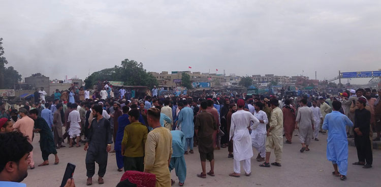 Protesters block Superhighway at Sohrab Goth