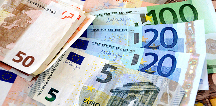 Euro plunges to new 20-year low after Russian gas halt