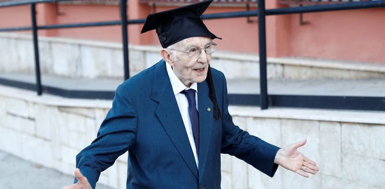 Italy's oldest student graduates again aged 98