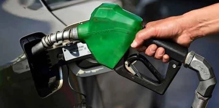 Govt hints at reducing petrol price