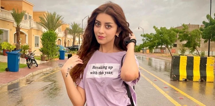 Alizeh Shah gives a sneak peek of her 'morning walks'; video goes viral