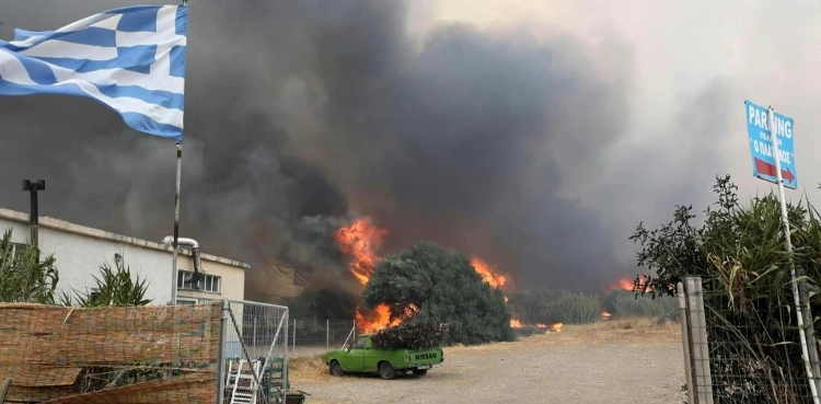 Greece battles fierce wildfires amid Europe heatwaves