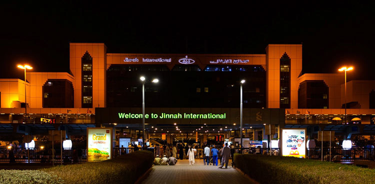 20 Pakistanis deported from Saudi Arabia land at Karachi airport