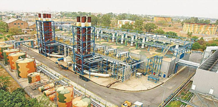 Attock Refinery shuts main unit citing oil smuggling concerns