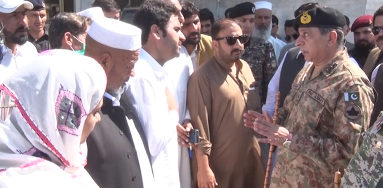 Corps Commander Peshawar visits flood-hit areas in Swat Valley