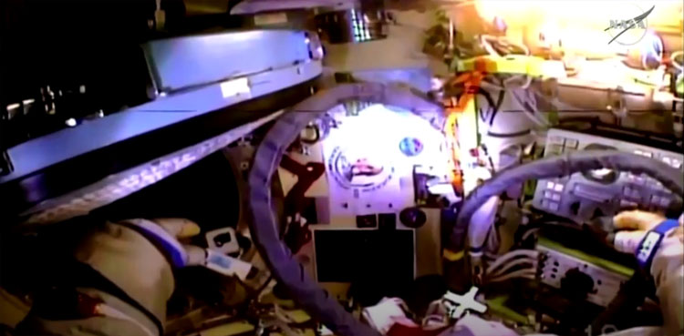 Spacesuit issue forces early end to Russian space walk