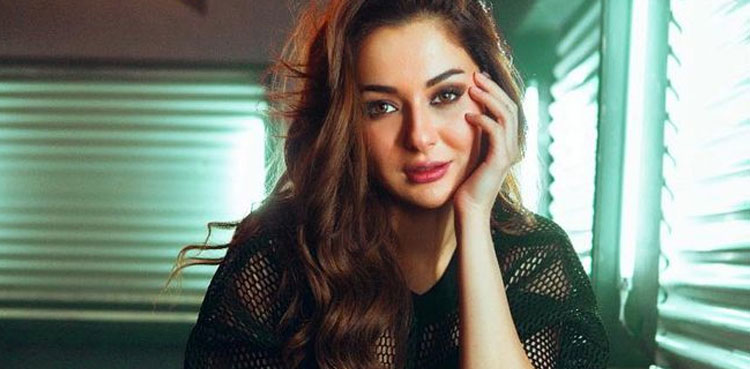 Hania Aamir lip-syncs Kuch Kuch Hota Hai dialogue, video goes viral