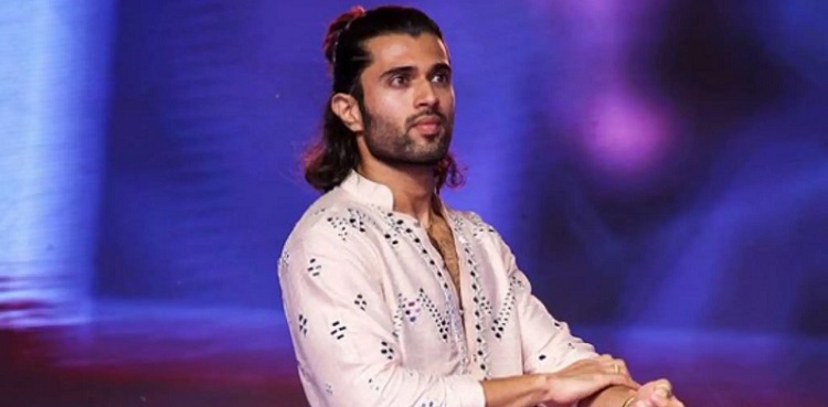 'Disappointed' Vijay Deverakonda cried after watching 'Liger' - Deets