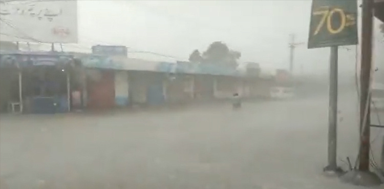 Nawabshah: Rain affectees booked for 'terrorism' over protest against govt