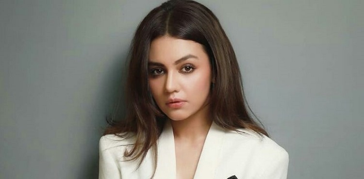 Zara Noor Abbas wins the internet with new pictures
