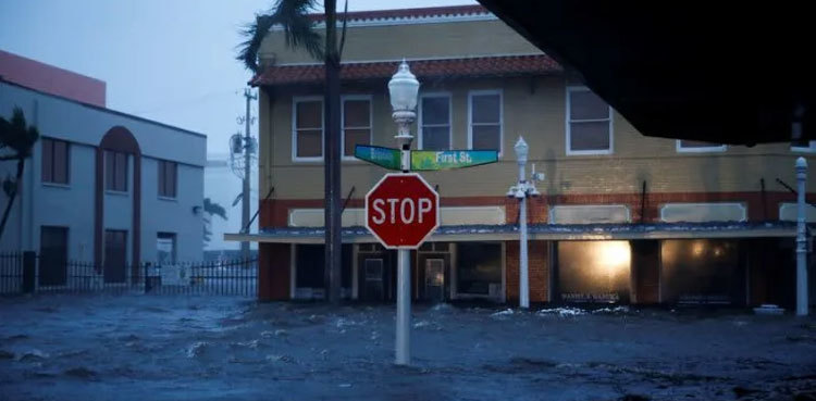 Hurricane Ian batters Florida's Gulf Coast with catastrophic fury