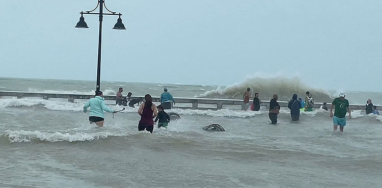 WATCH LIVE: Hurricane Ian nears Florida with nearly Category 5 power