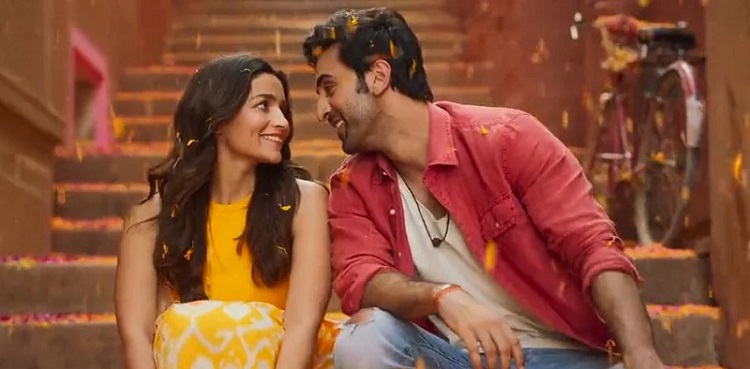 'Brahmastra' stars Alia Bhatt, Ranbir Kapoor slammed