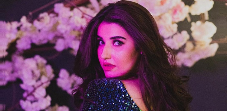 Hareem Farooq sets social media on fire with latest clicks