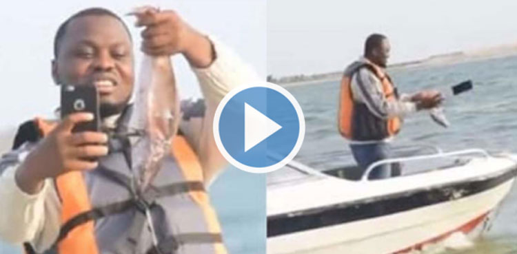 VIRAL: Man takes selfie, throws phone instead of fish