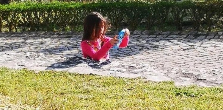 Optical Illusion: Does this picture make you scratch your head?