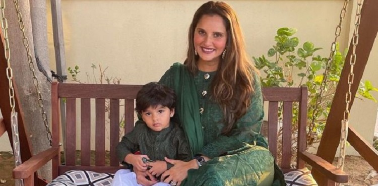 Sania Mirza's latest click with son goes viral!
