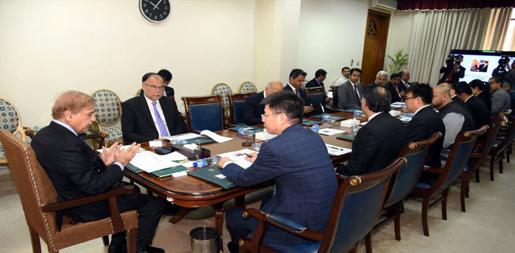 PM directs officials to complete CPEC projects on priority basis
