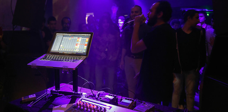 Egypt temporarily bans hugely popular 'mahraganat' singers