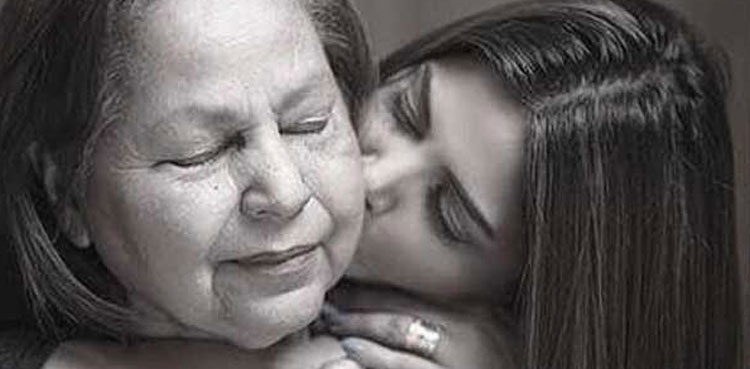 Hadiqa Kiani's mother, renowned poet Khawar Kiani passes away