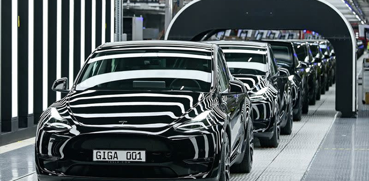 Tesla's Model 3 cheaper than Toyota's Camry in California