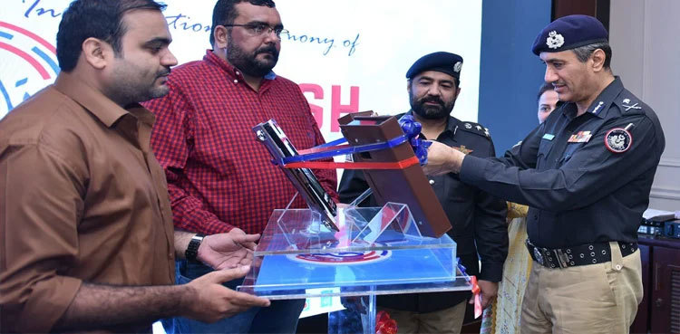 Sindh police launch ‘Talash’ app to fight street crimes