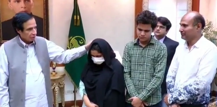 Punjab govt to provide jobs to Sadaf Naeem’s daughter, husband