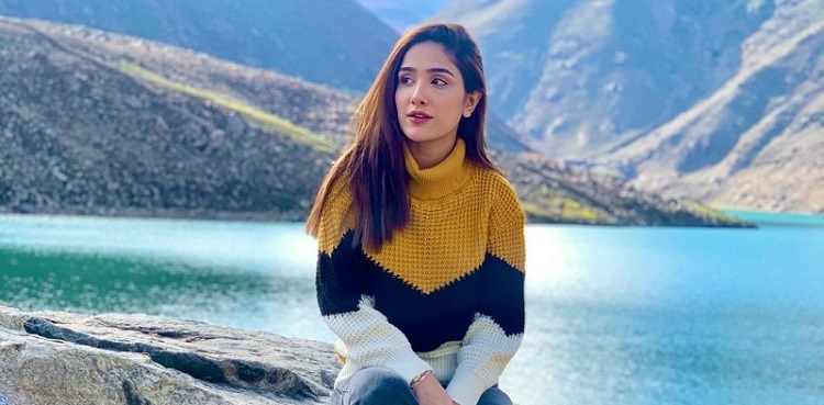 Aiza Awan continues to treat fans with Europe clicks