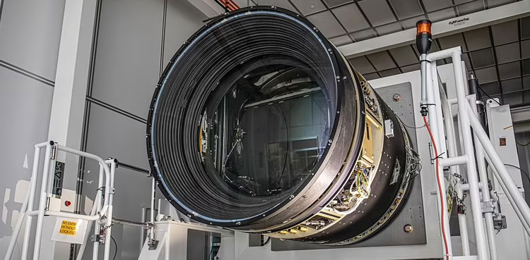 Astronomers build world's biggest camera that could spot golf ball from 15 miles