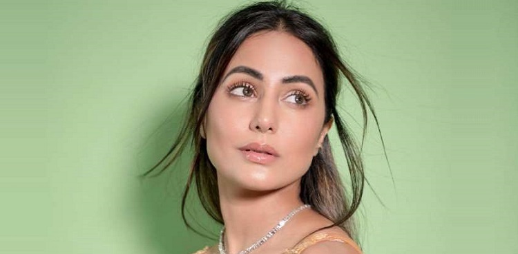 Hina Khan used to call people and tell her sob stories: Read to know why!