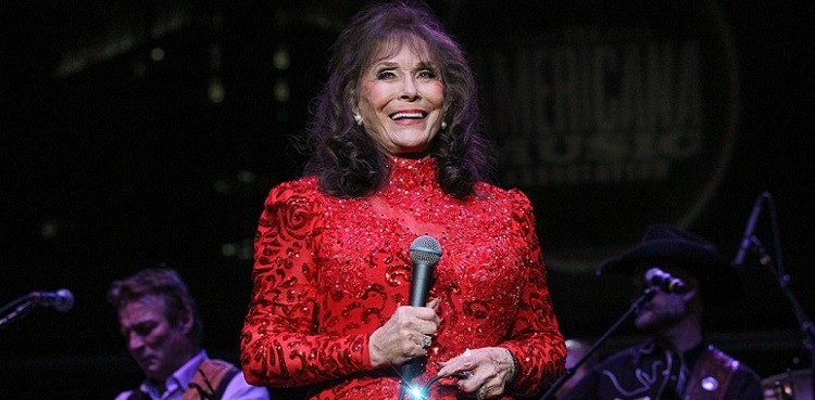 Country music star Loretta Lynn dies at 90