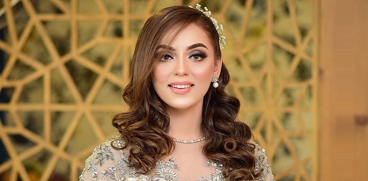 'A Happy Face Wins Everyone's Heart', says Maryam Noor