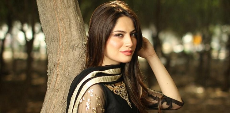 Neelam Muneer offers a peek into her 'Happy Sunday'