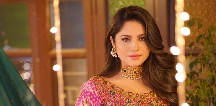 Neelam Muneer receives love for 'Pyar Deewangi Hai'