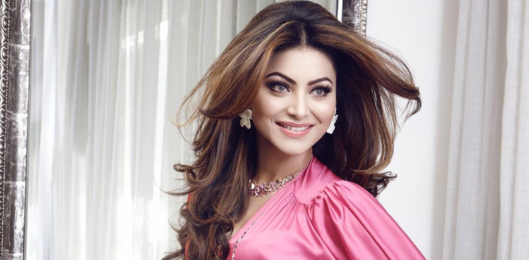 'Jahan tu muskuraye manzil hai meri wahin': Urvashi Rautela