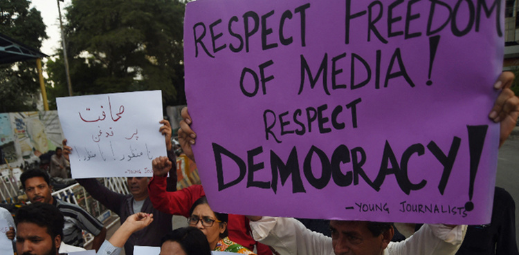 Sindh cabinet okays commission for protection of journalists